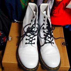 Pre loved Dr Martens 1460 White Lightly worn size 10 women size 9 men
